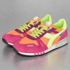 Znalezione obrazy dla zapytania sneakers fluo