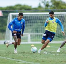Elenco do Bahia participa de treino tático de olho no São Paulo