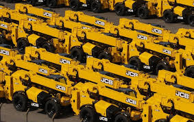 US Tariffs Prompt UK Carmaker Production Cuts and JCB US Expansion