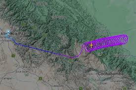 Avião faz mais de 20 círculos em possível 'voo fantasma' antes de cair na Bolívia; veja vídeo