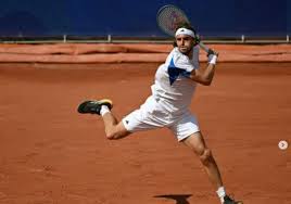 Tsitsipas ya taka rawar gani kuma ya doke Medvedev a karon farko tun 2022 a kan hanyar zuwa wasan kusa da na karshe na ATP 500 a Doha