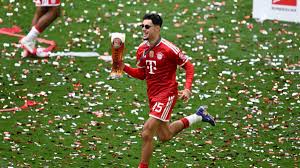 Aleksandar Pavlovic ganz privat: Er wurde vom Balljungen zum Nationalspieler - so lebt der Bayern-München-Star