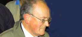 Y Dr Dafydd Glyn Jones, un o&#39;r myfyrwyr a gymerai, sydd yn mynd i lygad Y ffynnon trwy ddweud y stori yn ei chyflawnder yn rhifyn Mawrth 2009 o Barn. - dafydd-glyn-jones-276