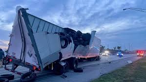Semi-truck crashes into bridge on Florida Turnpike, shutting down all lanes