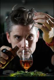 ... the Society has joined forces with one of Edinburgh&#39;s leading mixologists, Stuart McCluskey of The Bon Vivant and The Devil&#39;s Advocate fame, ... - stuart-mcclusky