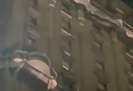 ¡Lluvia de objetos desde el Palacio Salvo! Un vecino desató el caos en 18 de Julio