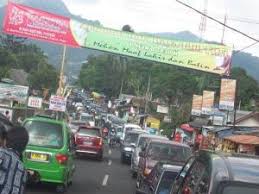 VIDEO JALUR PUNCAK MACET DITUTUP MALAM TAHUN BARU PUKUL 18.00