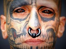 Un tatuaggio estremo ai bulbi oculari - Rodrigo-Fernando-dos-Santos