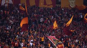Los disturbios callejeros encienden la preocupación: el Galatasaray exige garantías de seguridad urgentes antes del duelo ante el Lille