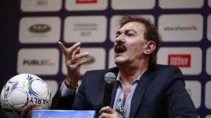 “Ochoa no corta un centro ni con ayuda”: Ricardo La Volpe lanza dura crítica