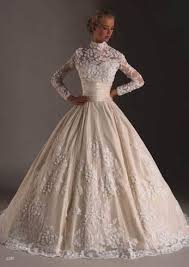 Resultado de imagem para vestido princesa noiva com manga