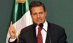 Resultado de imagen de fotos de peña nieto rezando