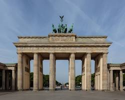 Brandenburg Gate in Berlin, Germany resmi