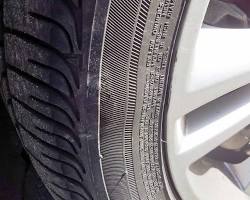 Hình ảnh về Bulging tire