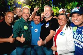 Líder nas pesquisas para o Senado, Arthur Lira mostra força ao lado de Júlio Cezar, Tia Júlia e milhares de apoiadores em Palmeira dos Índios