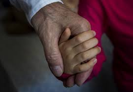 Risultati immagini per bambina abusata dal nonno