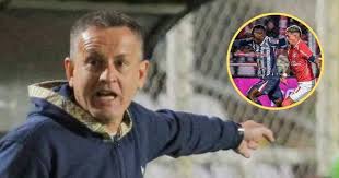 DT de Cienciano protesta por 'codazo' de Luis Advíncula y hace fuerte denuncia: "Está todo armado"