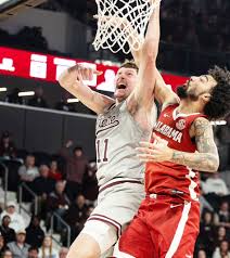Bulldogs host Rebels in men's basketball with much on the line