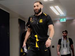 كيف رد بنزيما على رفض الاتحاد السعودي لمدرب ريال مدريد السابق؟