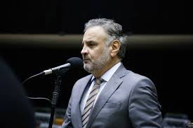 Aécio Neves desiste, e PSDB diz que não terá candidato à Presidência da República
