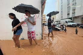 Ibiza Sous Alerte Rouge: Pluies Torrentielles et Inondations! Que se Passe-t-il?