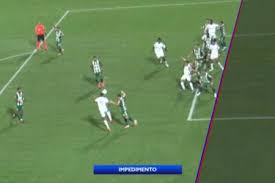 Torcedores do Cruzeiro reagem a gol anulado contra Chape: 'Inacreditável'