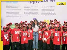 Isha Ambani makes strong style statement in simple top and denim at Reliance Foundation Event, See viral pics