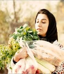 رکنا - عکس/ سفر به ایام قدیم/مرجانه گلچینِ ۲۴ ساله در دهمین فیلم اش، سال ۱۳۷۱