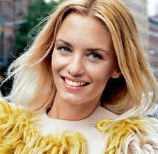 Anna-Katerina Kissling (30) Wohnort: East Village Beruf: Marketing Executive und Gründerin des Designprojekts P.O.N.Y. (piece-of-new-york.com). - 1115_edition_nyc25