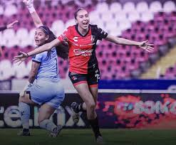 Machacaron al Atlas en el Clásico Tapatío, con Karen Flores siendo titular