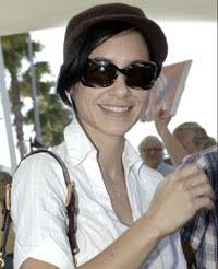 Valeria Rivera, madre del hijo de Alejandro Sanz, a su llegada al aeropuerto de Tenerife, donde participará como jurado en la elección de la Reina del ... - 2007-02-14-b