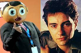 Donations to a funeral fund aiming to give comedy legend Frank Sidebottom a fitting send-off have topped £17,000. - C_71_article_1271692_image_list_image_list_item_0_image