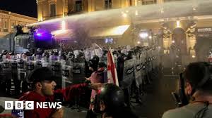 Georgia en Crisis: Protestas Masivas y Tensión Política en Aumento - Imagen principal del artículo
