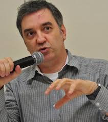 Sergio Vilas-Boas é jornalista, escritor e professor de Reportagem (graduação e pós-graduação) na Faculdade Cásper Líbero, em São Paulo. - Paraty-2011-8a
