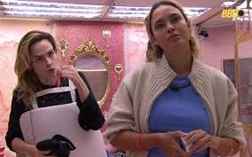 Sarah aponta eliminação de Ana Paula do BBB 26 e faz barraco: 'Tenho pena'