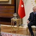 أردوغان يجرى محادثات مع وزير