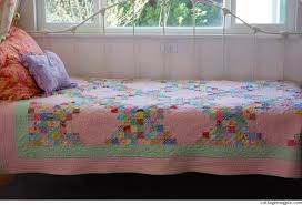 Résultat de recherche d'images pour "scrappy irish chain quilt pattern"