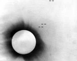 1919 total solar eclipse einstein relativity original plate photo، من إنشاء الذكاء الاصطناعي