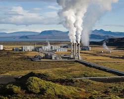 Imagem de geothermal power plant with steam rising