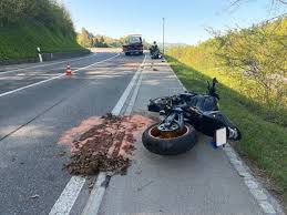 Verkehrsunfälle auf Zuger Strassen fordern fünf schwer verletzte Personen