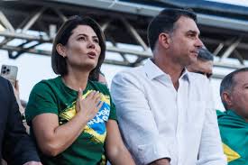 O fator que dificulta pacificação de Michelle Bolsonaro e aliados com Flávio