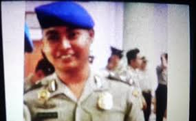Briptu Deni Alfian Hadi (24), seorang anggota Polres Tangerang yang tewas setelah dibacok di Kalijodo, di depan Musala Al Muttakin Jl Kepanduan 2 RW 05 ... - 20140105_144842_briptu-deni-alfian-hadi-yang-tewas-dibacok-di-kawasan-kalijodo