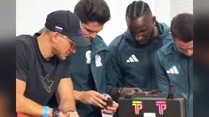 'Influencer' estadounidense se luce al regalar Rolex a jugadores de México