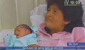 (Video Canal N) Yanina Esther Díaz Ramelo, es la primera bebé del año 2009 y vio la luz a las 00:04 minutos de hoy 1 de enero con un peso de 3 kilos 900 ... - bebe2009