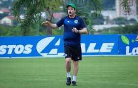 Goiás de Daniel Paulista não se intimida e tem escalação definida contra o Vila Nova
