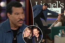Lionel Richie brings healing through laughter