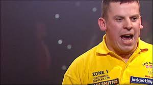 The seventh set was the highlight of Dave Chisnall&#39;s 5-4 quarter-final win over defending champion Ted &#39;The Count&#39; Hankey, with Chisnall pulling the match ... - _47061940_chisnall512