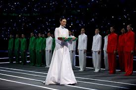 Vittoria Ceretti: quem é a modelo que levou a bandeira da Itália na abertura dos Jogos Olímpicos de Inverno e namora Leonardo DiCaprio