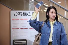 水崎綾女“奈津子”、二階堂高嗣“義隆”と矢野ななか“まどか”を社会的に抹殺するべく2人の職場に乗り込む＜サレタ側の復讐＞