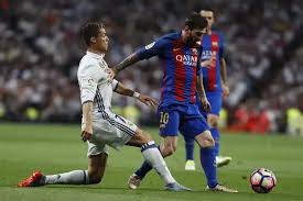 Chicharito cambia el eterno debate: "Cristiano es Batman y Messi Supermán, porque él nació con poderes"